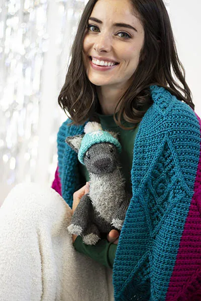 Hubble the Winter Wolf Kit (Universal Yarn)